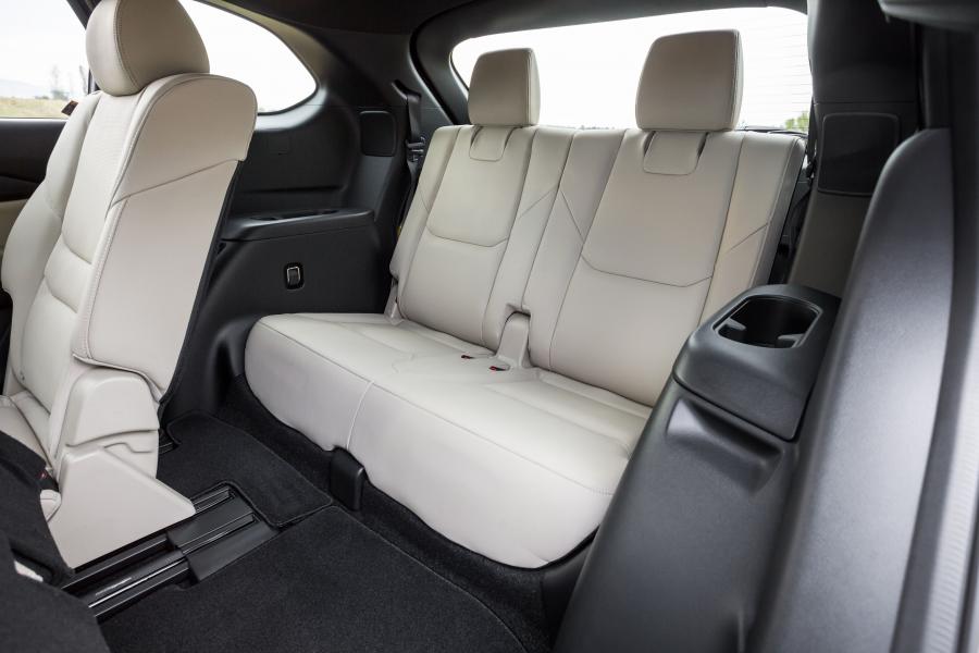 Интерьер Mazda CX-9 2017 года  (CIS) (фото 5 из 36)